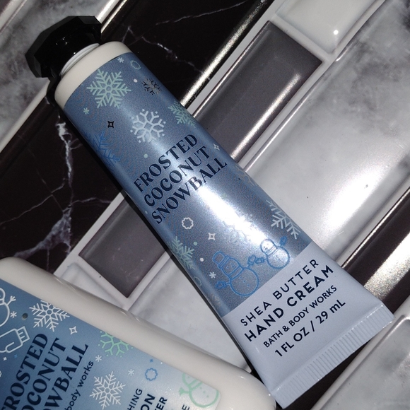 Bath & Body Works Frosted Coconut Snowball Body Lotion Mini & Hand Cream NWT - Picture 3 of 5